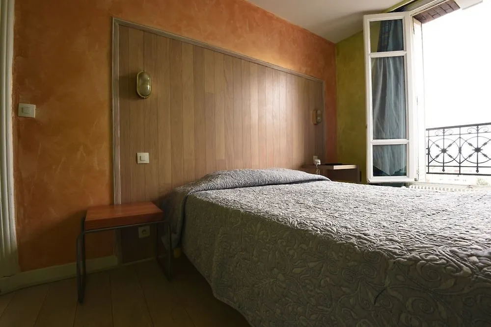 Adonis Sacre Coeur Roma Hotel 2*